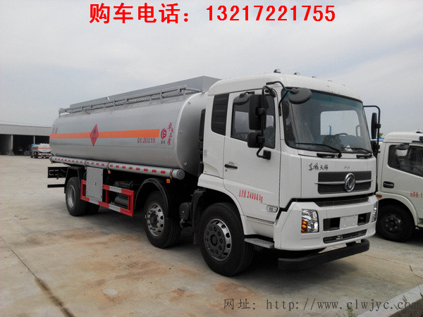 东风小三轴油罐车