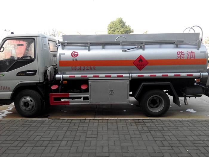 江淮5吨加油车