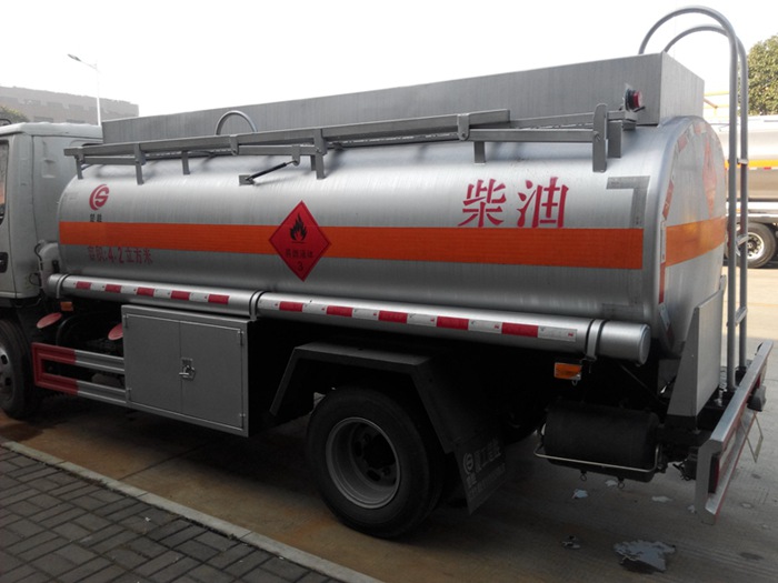 江淮5吨加油车