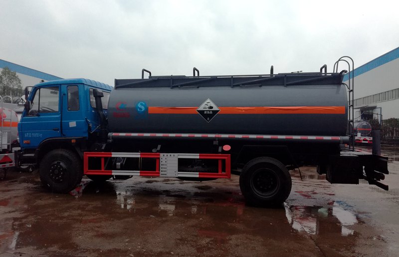 东风153化工车