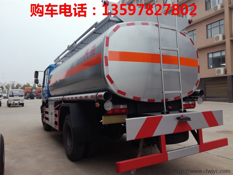 东风145加油车