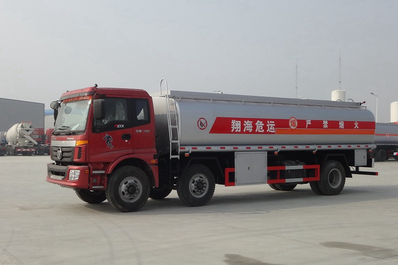 福田欧曼小三轴油罐车