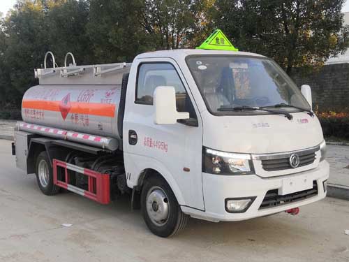 东风途逸2方加油车