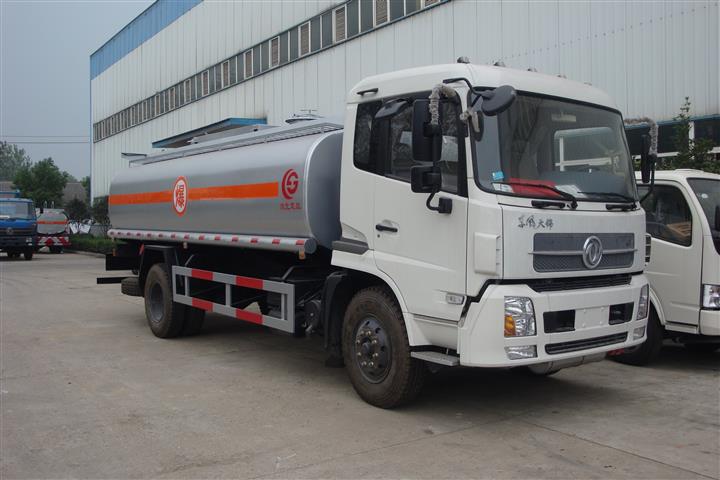 东风天锦油罐车